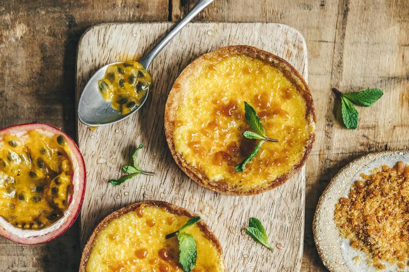 Les Tartelettes crème brûlée aux fruits de la passion