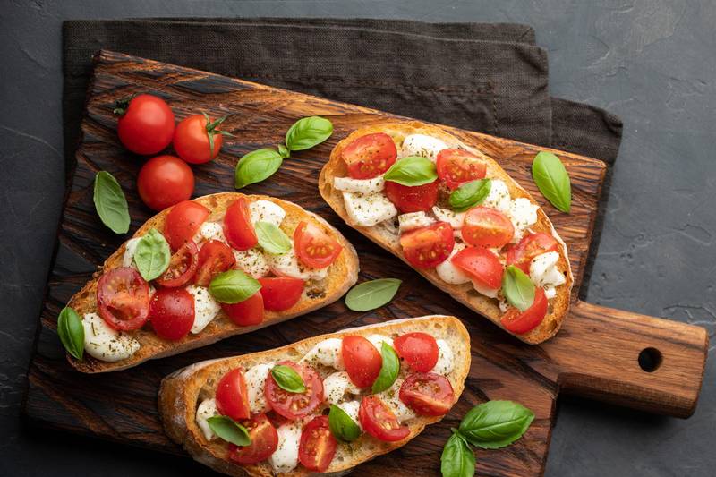 bruschetta tomate basilic mozzarella