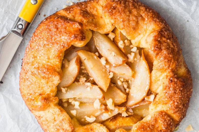 La Tarte rustique aux poires et aux noisettes