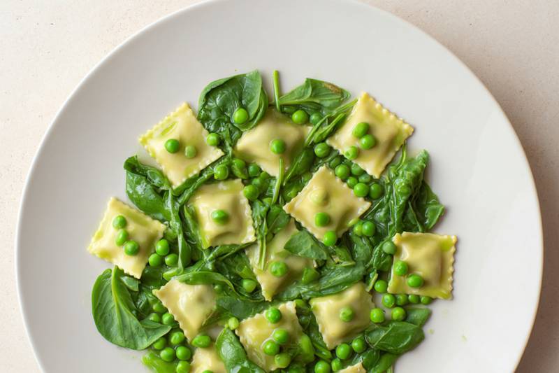 La Salade de ravioles, petits pois et épinards