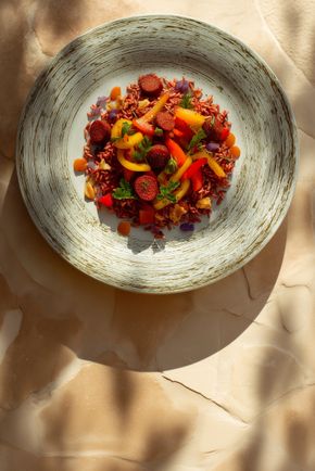 La Salade de riz rouge au chorizo et poivron