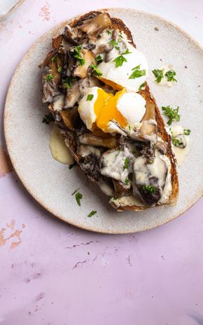 La Tartine aux cèpes et œufs mollets