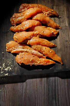 Les Aiguillettes de poulet marinées à l'ail noir