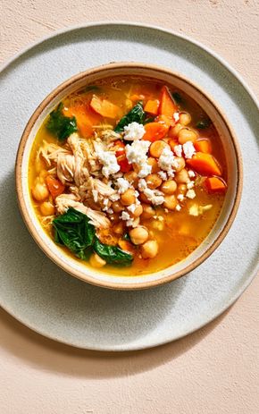 La Soupe de poulet au cumin, pois chiches et feta