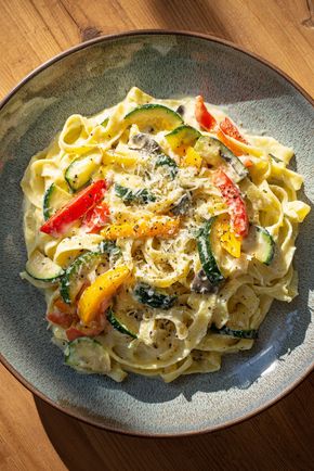 Les Tagliatelles aux légumes sauce Alfredo