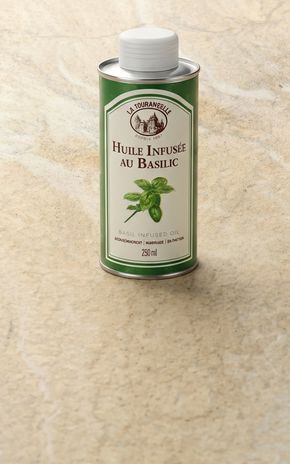L'Huile infusée au basilic "La Tourangelle"