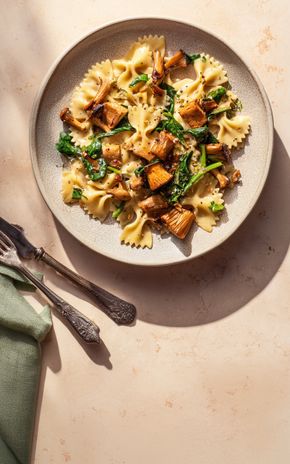 One pot pasta girolles, tofu fumé et parmesan