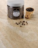le-poivre-noir-grain-1
