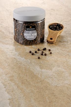 Le Poivre noir grain