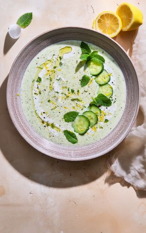 La Soupe froide concombre et yaourt grec