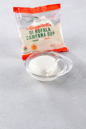 La Mozzarella di bufala campana DOP