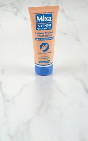 La Crème pour les mains protectrice anti dessèchement "Mixa"