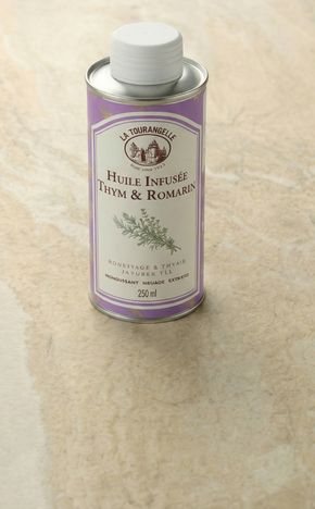 L'Huile infusée au thym et romarin "La Tourangelle"