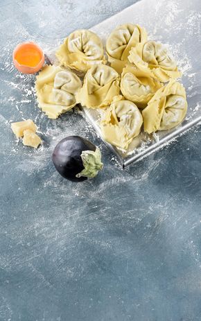 Les Cappellacci aux aubergines et pecorino AOP