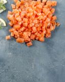 les-cubes-de-saumon-pour-tartare