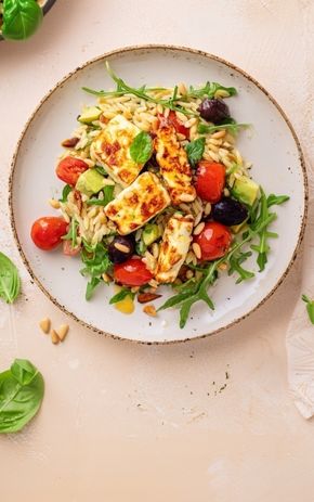 La Salade d'Orzo & Halloumi