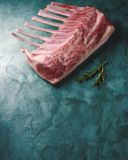 le-carre-d-agneau-a-8-cotes