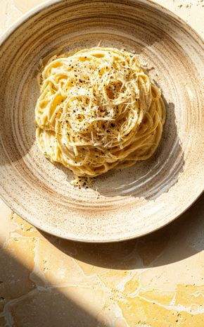Les Pâtes cacio e pepe
