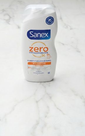 Le Gel douche hypoallergénique corps, visage et cheveux "Sanex"