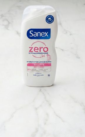 Le Gel douche hypoallergénique sensitive "Sanex"