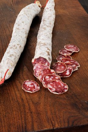 La Saucisse droite d'Auvergne IGP et Label Rouge