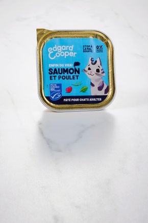 Le Pâté pour chat au saumon, poulet, cranberries, basilic et aneth "Edgard & Cooper"