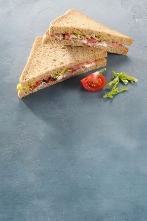 Le Club bacon lettuce tomatoes