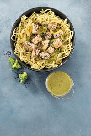 Le Wok de curry vert au saumon