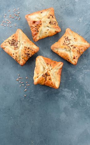 Les Feuilletés de chèvre, épinard et pignons de pin