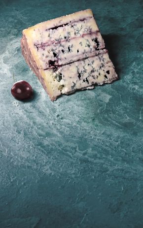 Le Bleu mariné au sirop de cerise