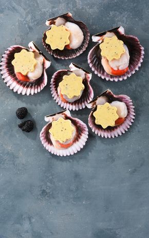 Les Coquilles de pétoncles garnies au beurre de truffe