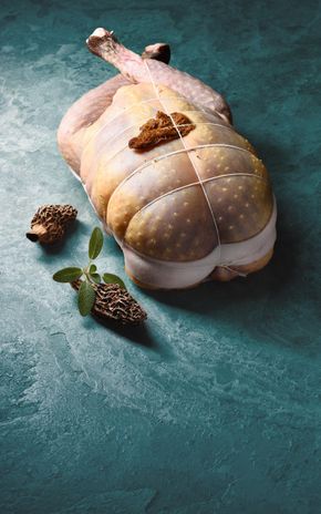 La Pintade semi-desossée farcie aux morilles