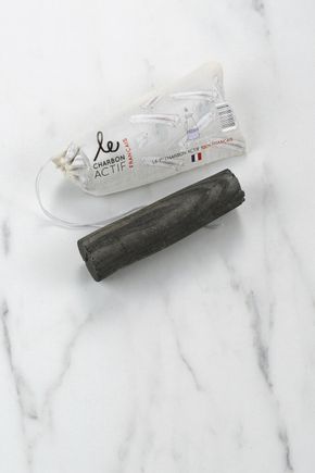 Le Bâton de charbon actif