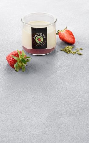 La Panna cotta fraise et matcha