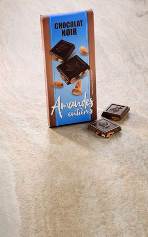 Le Chocolat noir aux amandes