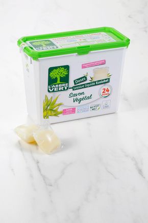 Les 24 doses de lessive au savon végétal "Arbre vert"