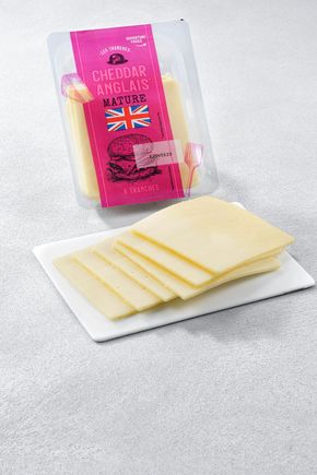 Le Cheddar mature en tranches