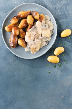 Le Poulet champignons et pommes de terre grenailles "Aussitôt Bon"