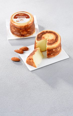 Le Gâteau à la ricotta aux amandes