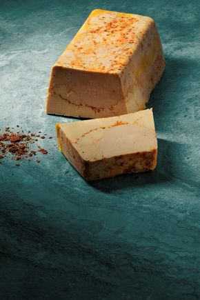 Le Foie gras de canard entier mi-cuit du Sud-Ouest au piment d'Espelette