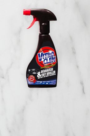 Le Spray nettoyant pour plaques "Vitroclean"