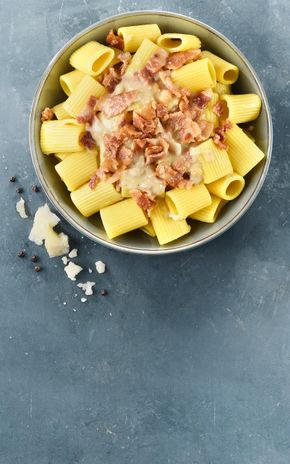Les RIgatoni carbonara guanciale et pecorino italiens