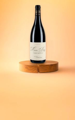 Le Vin rouge "Les Terres Rouges" Macon Burgy AOC