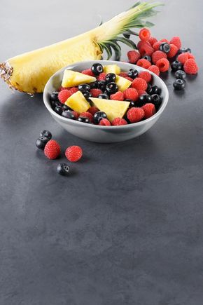 La Salade de fruits ananas, myrtilles & framboises