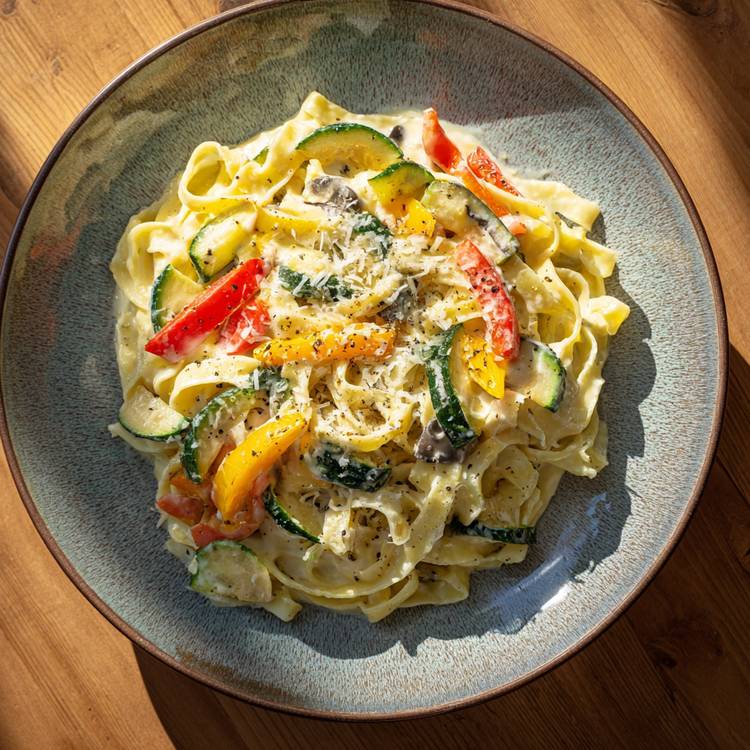 Les Tagliatelles aux légumes sauce Alfredo